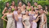 Bridesmaid Luna Maya yang selalu tampil cakep kali ini memakai gaun malam bernuansa hijau, coklat, dan ungu muda.Foto: dok. Instagram story Ayu Dewi.