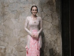 Foto Luna Maya Cantik Manglingi Pakai 3 Kebaya, Siraman Hingga Akad Nikah