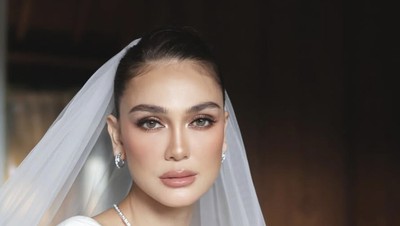 8 Foto Makeup Luna Maya di Resepsi Nikah ke-2, Pakai Foundation Rp 1,2 Juta