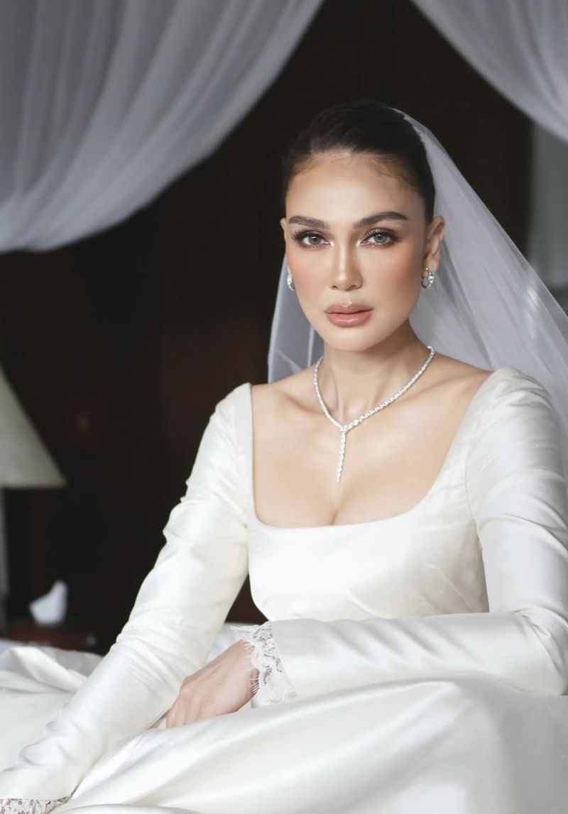 Luna Maya di resepsi pernikahan kedua Luna Maya di resepsi pernikahan kedua