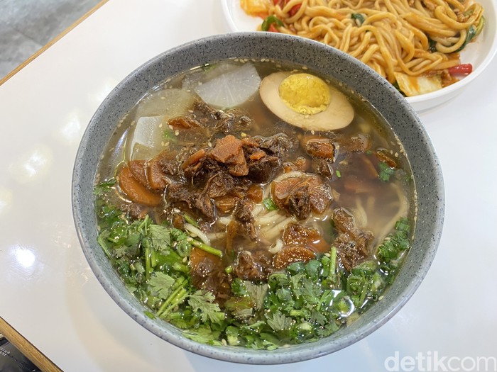 Ma Ji Lanzhou : Makan Lamian Autentik Halal Tersembunyi di Area Apartemen