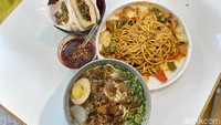 Selain menu di atas, Ma Ji Lan Zhou menjual berbagai makanan China lainnya yang tak kalah menarik untuk dicoba.  Foto: detikFood