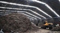 Hasil ini kemudian digunakan sebagai bahan bakar alternatif di industri semen maupun pembangkit listrik. Keberadaan RDF Plant Bantar Gebang tidak hanya membantu mengatasi masalah sampah, tetapi juga menyediakan sumber energi terbarukan.
