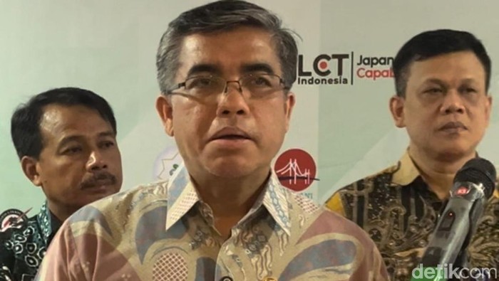 Menteri Ketenagakerjaan (Menaker) Yassirlie di Hotel MG Setos, Kecamatan Semarang Tengah, Jumat (9/5/2025).