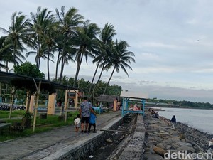 Pantai Labuhan Haji Dinodai Warung-warung untuk Berbuat Mesum
