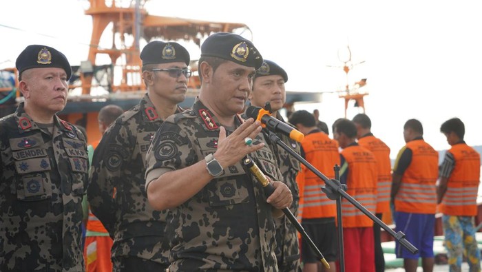Penangkapan kapal maling ikan asal Filipina