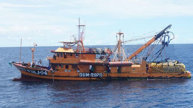 Penangkapan kapal maling ikan asal Filipina