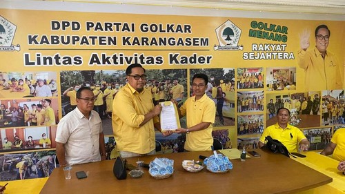 Rapat pleno DPD Golkar Karangasem, Jumat (9/5/2025). Mereka sepakat mendukung Gde Sumarjaya Linggih untuk memimpin Golkar Bali. (Selamat Juniasa/detikBali)