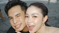 Sepanjang menjalani hubungan selama dua tahun, Regina Phoenix dan Okin memang banyak membagikan momen bersama, termasuk saat kulineran. Foto: Instagram @reginaaphx