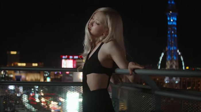 Rosé BLACKPINK di MV Messy.