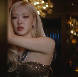 Pesona 10/10 Rose di MV Messy