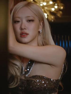 Pesona 10/10 Rose di MV Messy