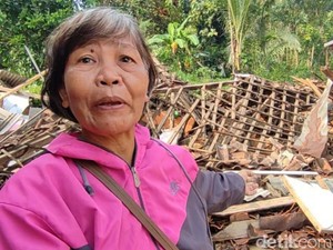 Cerita Tati yang Nyaris Tertimbun Rumah Ambruk Diterjang Longsor