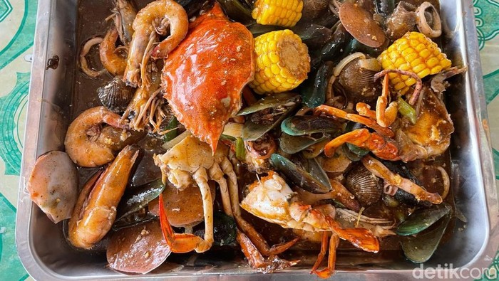 Seafood Tumpah di Pangandaran