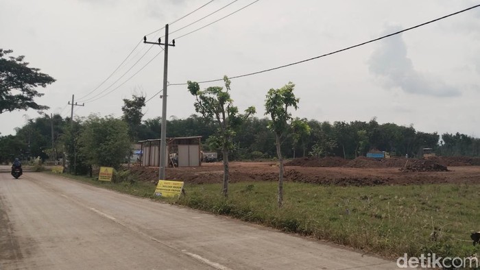 Tempat uruk sawah untuk pabrik di Madiun