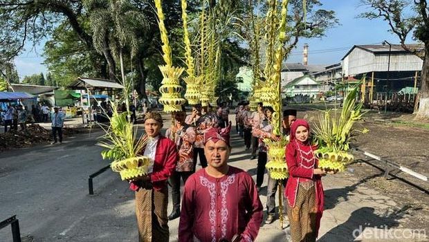 Tradisi Manten Tebu PG Ngadirejo Tandai Dimulainya Musim Giling