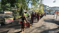 Dengan diawali korab Manten Tebu di sekitar area pabrik, dan penyerahan pasangan tebu ke pihak manjemen pabrik dan dihadiri oleh jajaran manajemen, tokoh masyarakat, serta petani tebu binaan.