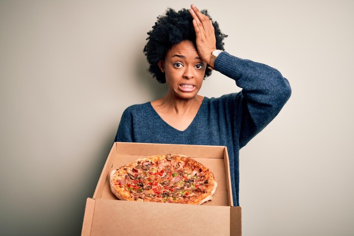 Wanita Ini Dicap Aneh Gegara Menikmati Pizza Topping Zaitun