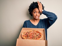 Wanita Ini Dicap Aneh Gegara Menikmati Pizza Topping Zaitun