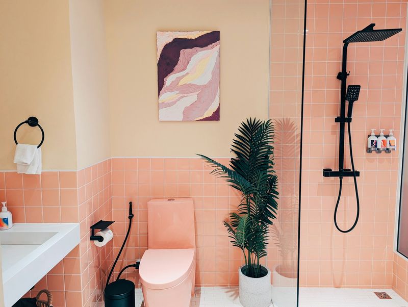 Rekomendasi warna cat kamar mandi yang estetis, cocok untuk rumah minimalis!