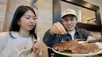 YouTuber Indonesia Cicip Gado-gado dan Ikan Bakar di New York