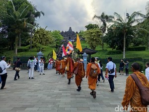 36 Biksu Thudong Akhirnya Sampai di Candi Borobudur