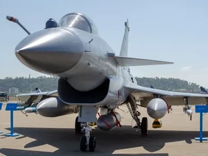 Jet J-10C Sikat Rafale, Tapi Pakar Masih Ragukan Senjata China