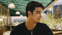 Brian juga beberapa kali menikmati waktunya makan di restoran. Potretnya habis menikmati sekaleng minuman bersoda juga dibagikan ke Instagram. Foto: Instagram @cinta_brian
