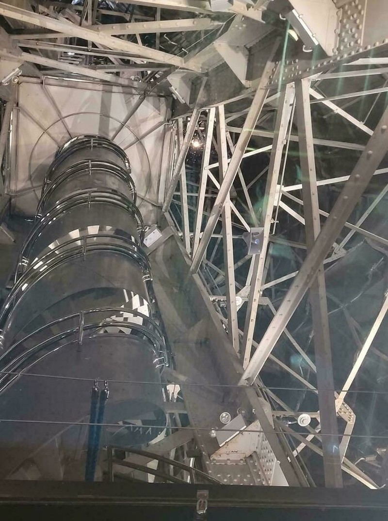 Foto yang diambil dari sisi berbeda