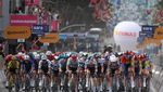 Mads Pedersen Rebut Podium Pertama Etape 1 Giro Italia 2025