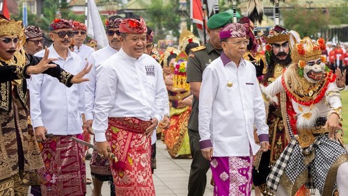 Gubernur Koster saat menghadiri peringatan HUT ke-821 Kota Bangli, Sabtu (10/5/2025). (IST)