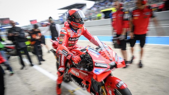 Ducati Lenovo Teams Spanish MotoGP rider Marc Marquez attends the free practice session of the MotoGP France Grand Prix at Le Mans racetrack, western France, on May 9, 2025. (Photo by Loic VENANCE / AFP)