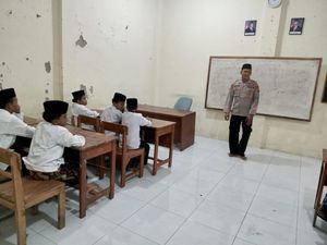 Polisi asal Tegal Aiptu Herman Dirikan-Ngajar di Ponpes Yatim Piatu