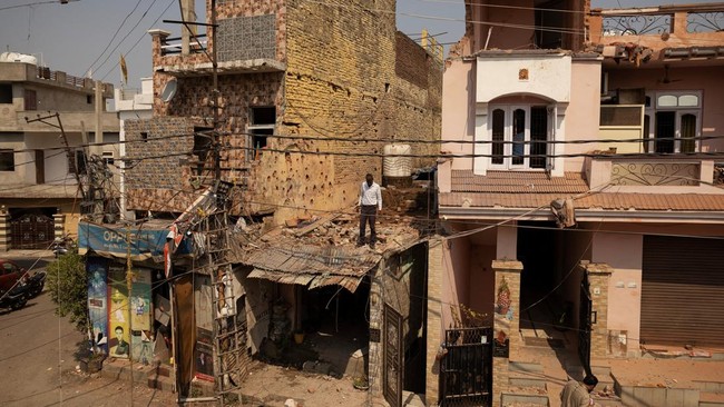 Gencatan Senjata India-Pakistan Diwarnai Ledakan