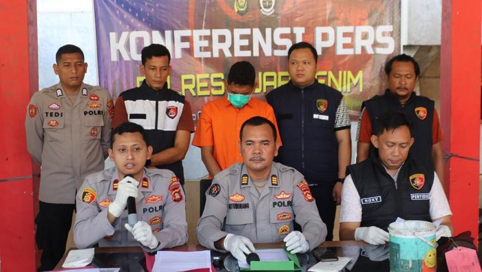 Polisi melakukan pers rilis dalam kasus pembunuhan di Muara Enim