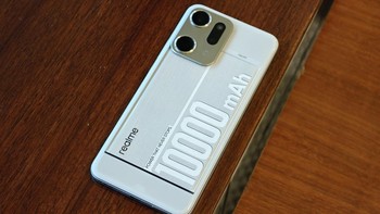 Menurut kamu bagaimana detikers soal Realme GT 10.000 mAh ini? . Foto: Alvin Zahran Majid (@Sondesix)