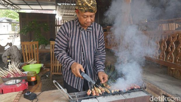 Sate kronyos di Jombang