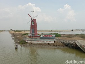Melihat Kampung Garam Losarang Indramayu yang Masih Tidur