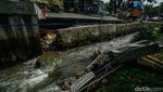 Ada Turap Kali di Depok Masih Terlihat Amblas, Ini Fotonya