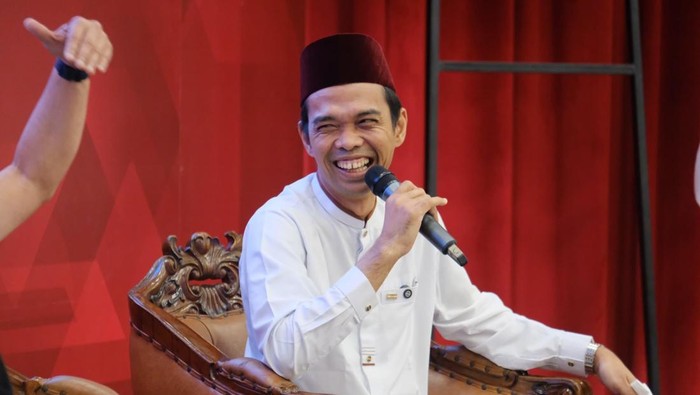 Ustaz Abdul Somad dan Rocky Gerung bertemu dalam kajian membahas soal alam dalam perspektif agama dan sains.