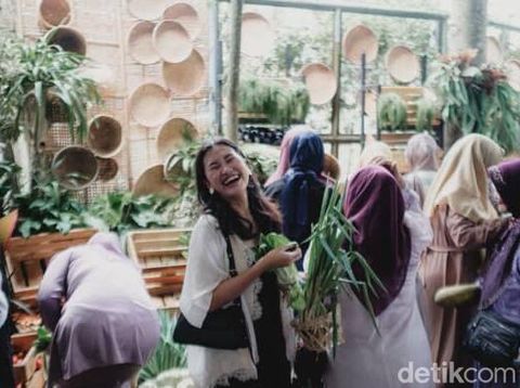 Acara pernikahan yang menyediakan aneka sayuran sebagai souvenir bisa menajdi inspirasi.