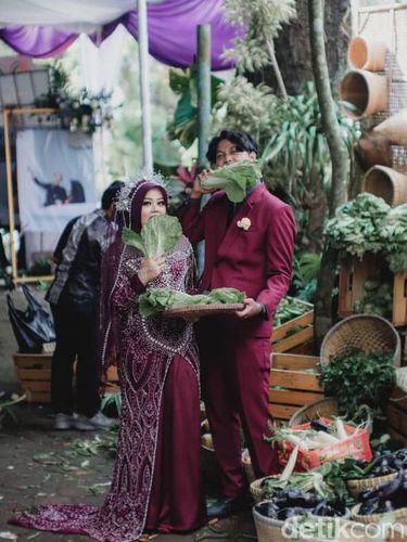 Acara pernikahan yang menyediakan aneka sayuran sebagai souvenir bisa menajdi inspirasi.