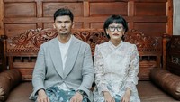 Aci Resti mengatakan banyak cerita dan doa tertuang pada kain yang dirancang Asri Welas. Seperti yang dipakainya mengandung arti sido mukti, sido luhur, welas asih, sabar, dan kelanggengan. (Foto: dok Instagram)
