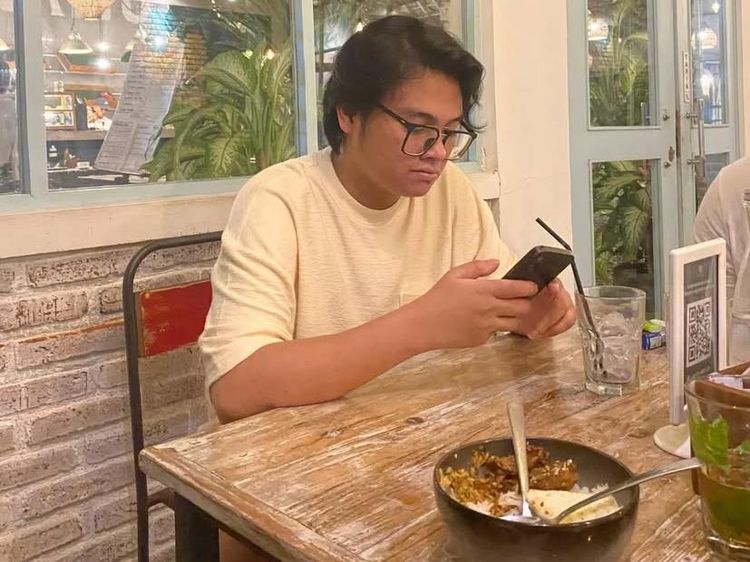 Momen Aldy Maldini saat MnG di Kafe hingga Makan Teppanyaki