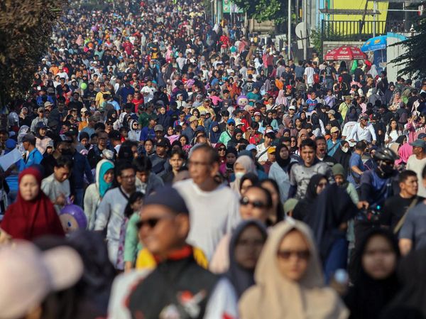 CFD Depok Kembali Digelar, Warga Padati Jalan Margonda untuk Berolahraga
