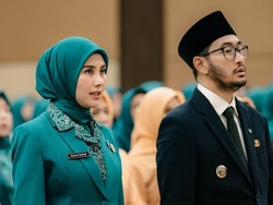 Foto: 8 Gaya Syahnaz Dilantik Jadi Ketua PKK Kabupaten Bandung Barat
