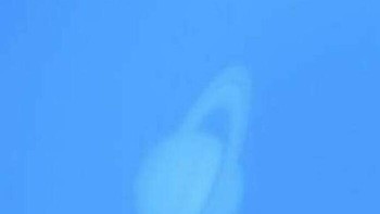 Foto kecantikan Saturnus yang terlihat di siang hari melalui teleskop. Didapatkan pada 2022. Foto: Nervousbob via Bored Panda