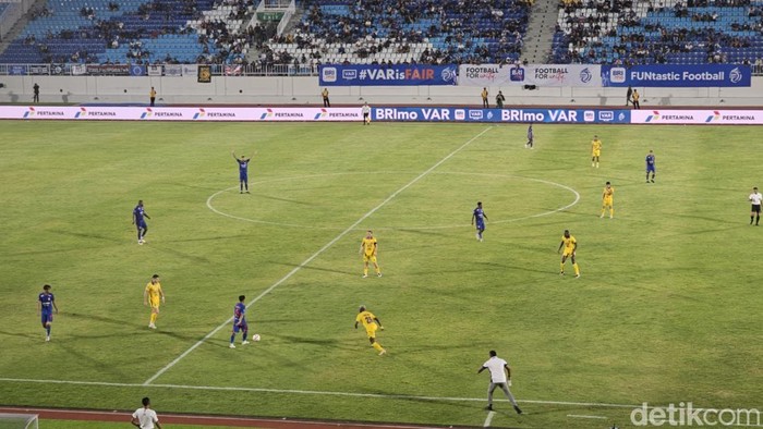 Laga Arema FC vs Persik di Stadion Kanjuruhan