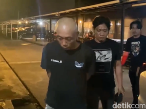 Video: Momen Polisi Tangkap Penjual Ketapel-Busur Panah di Makassar