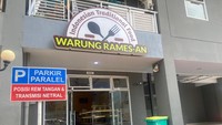 Letaknya ada di Tower Pino, Warung Rames-An viral di media sosial karena menyajikan 60 lauk masakan rumahan yang berbeda setiap harinya. Foto: detikFood